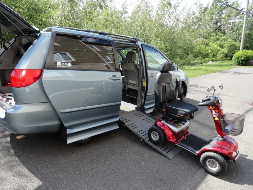 Side Entre pwr ramp kneeling | Eureka Solutions